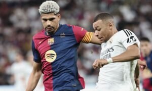 Tottenham Gerak Cepat Buru Ronald Araujo dari Barcelona
